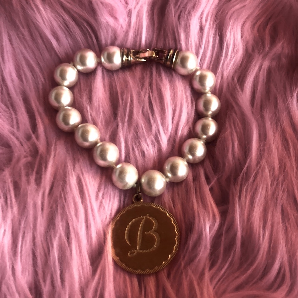 Boutique pearl bracelet